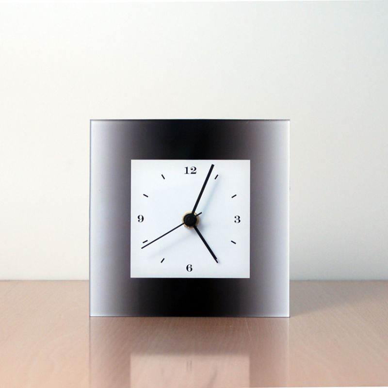 rellotge modern de sobretaula disseny MTLQ