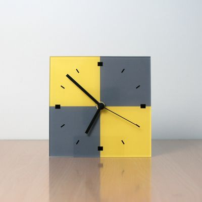 horloge moderne de table design AGV