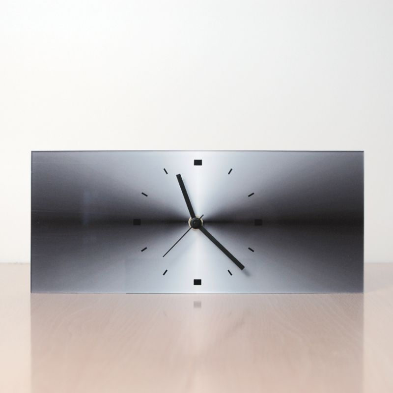 modern table clock CGR design