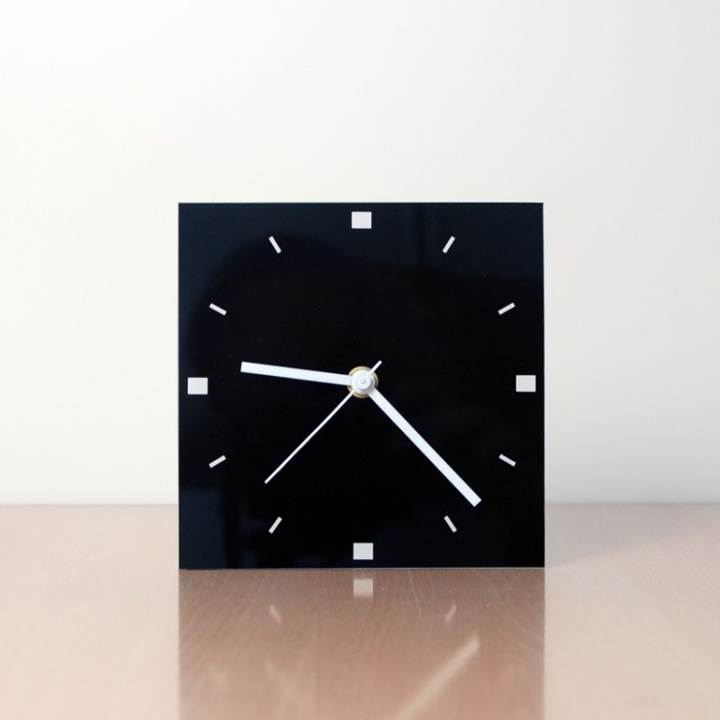 relojes modernos de sobremesa negro diseño FQBN frontal