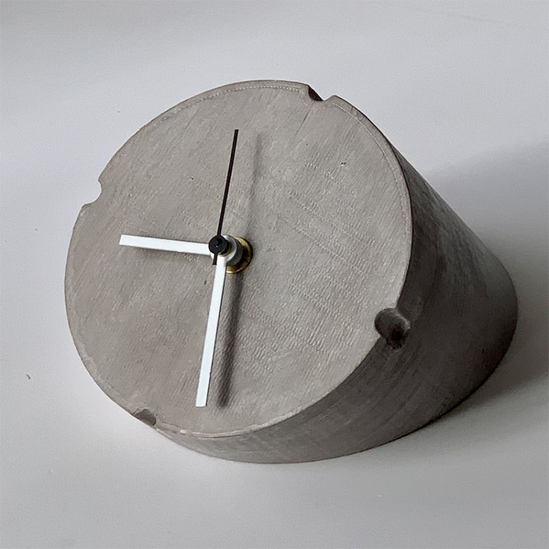 modern table clock to the living room- Conic