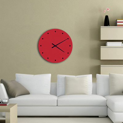 horloge murale design rouge grenat