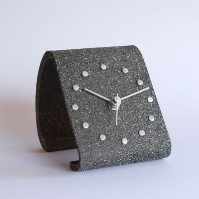 horloge de table invers text